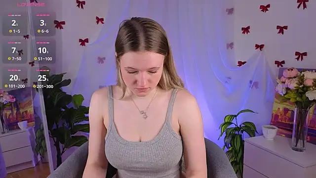 Snapshot of MaydaFoulk chatting on 4, 3, 2026 MaydaFoulk online show from 4, 3, 2026