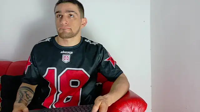 Snapshot of Sexy_Alejandro_ chatting on 19, 11, 2025 Sexy Alejandro online show from 19, 11, 2025