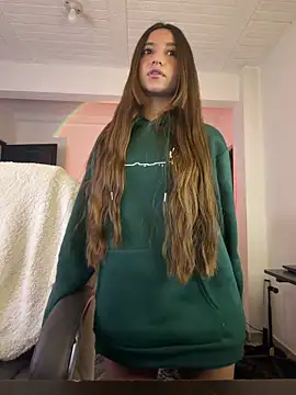 Snapshot of aly_golden_ chatting on 18, 12, 2025 aly golden online show from 18, 12, 2025