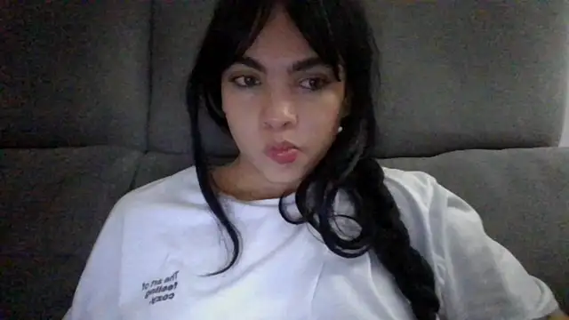 Snapshot of Kiri_Cutee chatting on 5, 12, 2024 Kiri Cutee online show from 5, 12, 2024