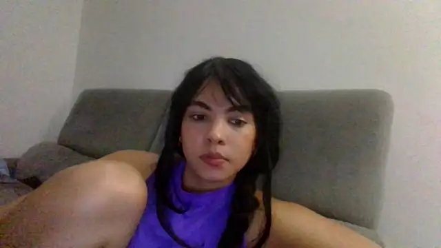 Snapshot of Kiri_Cutee chatting on 13, 12, 2024 Kiri Cutee online show from 13, 12, 2024