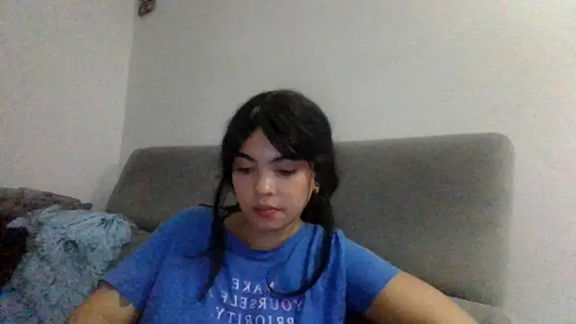 Snapshot of Kiri_Cutee chatting on 20, 12, 2024 Kiri Cutee online show from 20, 12, 2024