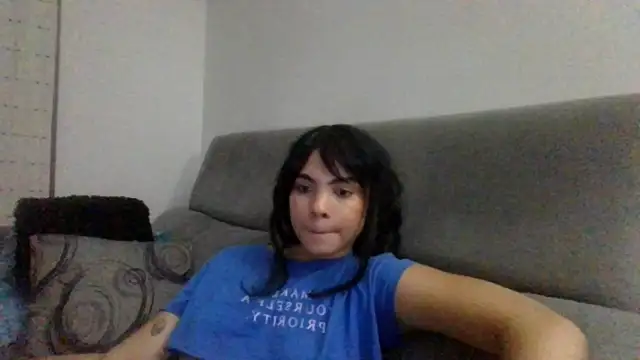 Snapshot of Kiri_Cutee chatting on 20, 12, 2024 Kiri Cutee online show from 20, 12, 2024