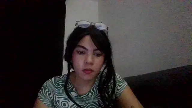 Snapshot of Kiri_Cutee chatting on 1, 2, 2025 Kiri Cutee online show from 1, 2, 2025