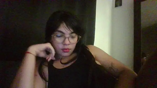 Snapshot of Kiri_Cutee chatting on 3, 3, 2025 Kiri Cutee online show from 3, 3, 2025