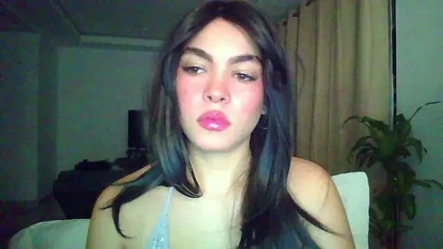 Snapshot of Kiri_Cutee chatting on 18, 11, 2025 Kiri Cutee online show from 18, 11, 2025