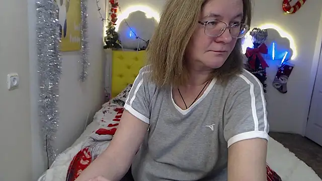 HolyMilfa online show from 8, 12, 2024