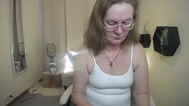 HolyMilfa online show from 5, 3, 2026