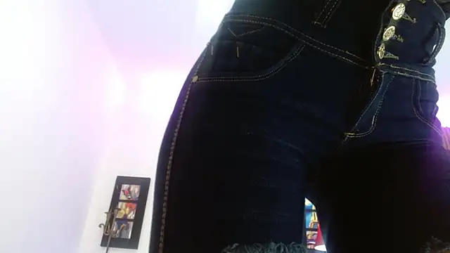 Snapshot of shantal_ray4 chatting on 6, 3, 2025 shantal ray4 online show from 6, 3, 2025