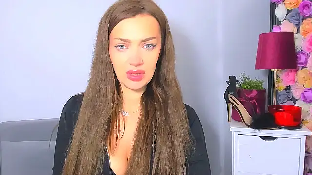 OliviaFantasy online show from 3, 11, 2025