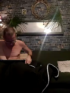 Snapshot of mikeythebestsucker chatting on 3, 11, 2025 mikeythebestsucker online show from 3, 11, 2025