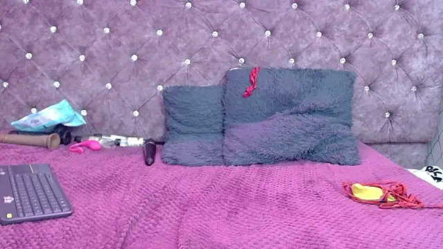 VALENTINA3x online show from 8, 1, 2025