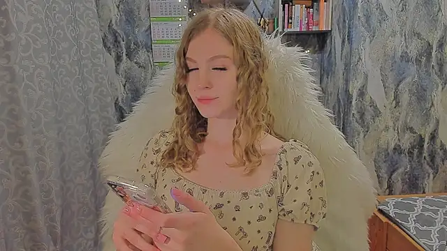 JuxxxsyBunx online show from 4, 11, 2025