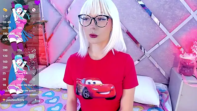 Snapshot of Trixiroy chatting on 10, 11, 2025 Trixiroy online show from 10, 11, 2025