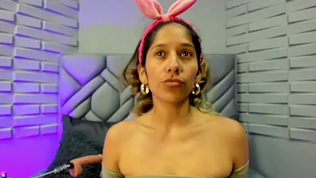 BriannaHarps online show from 11, 3, 2025