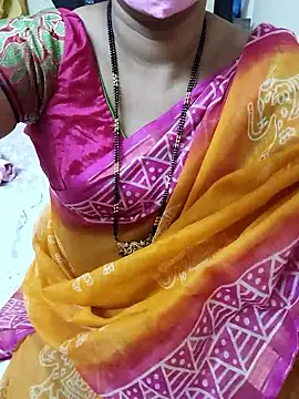 Snapshot of aliseanu chatting on 14, 10, 2025 aliseanu online show from 14, 10, 2025