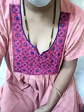 Snapshot of aliseanu chatting on 25, 10, 2025 aliseanu online show from 25, 10, 2025