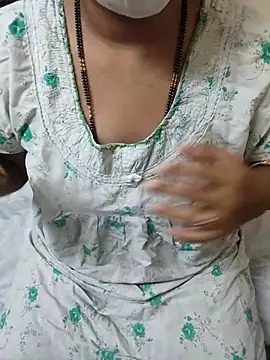 Snapshot of aliseanu chatting on 26, 10, 2025 aliseanu online show from 26, 10, 2025