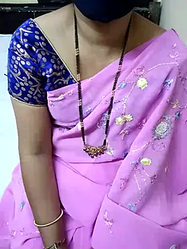 Snapshot of aliseanu chatting on 30, 10, 2025 aliseanu online show from 30, 10, 2025