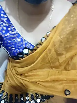 Snapshot of aliseanu chatting on 25, 11, 2025 aliseanu online show from 25, 11, 2025