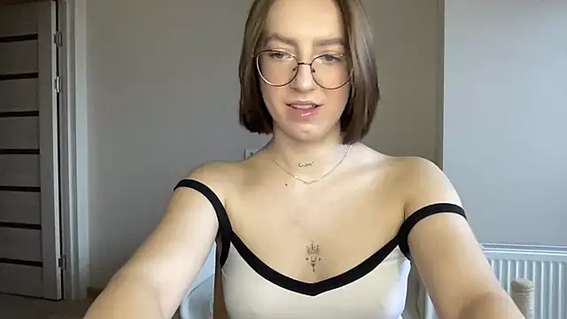 Snapshot of liins_wet chatting on 7, 12, 2024 liins wet online show from 7, 12, 2024