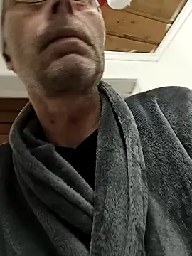 Snapshot of BesterJunge45 chatting on 15, 12, 2024 BesterJunge45 online show from 15, 12, 2024