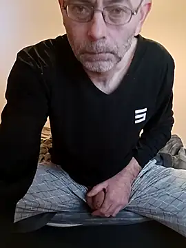 Snapshot of BesterJunge45 chatting on 20, 2, 2025 BesterJunge45 online show from 20, 2, 2025