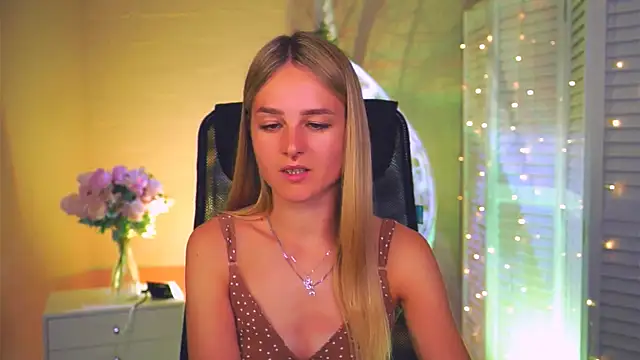 Snapshot of DeboraLarson chatting on 26, 3, 2026 DeboraLarson online show from 26, 3, 2026