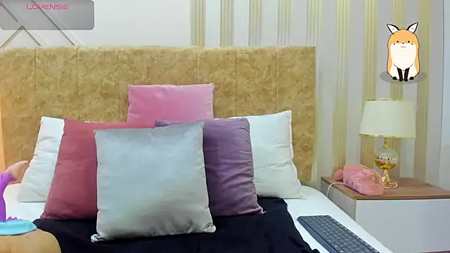 ashley  foxx  online show from 21, 1, 2025