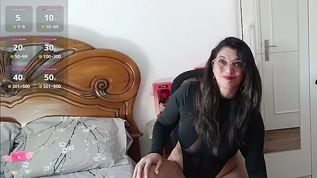 Julie Boronat26 online show from 16, 9, 2025