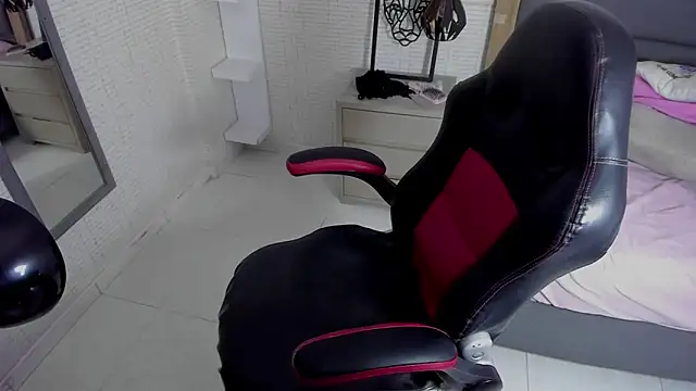 MARAYLOUS online show from 31, 1, 2025