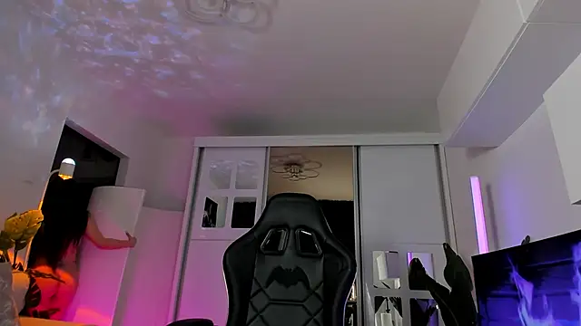 Snapshot of Ivy_belle chatting on 28, 11, 2025 Ivy belle online show from 28, 11, 2025