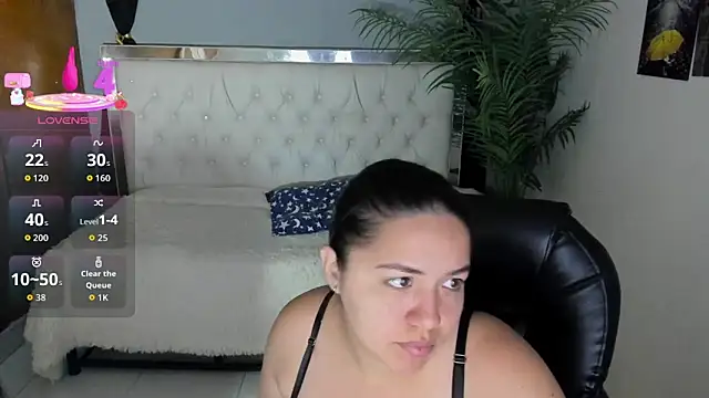 Snapshot of candiapole chatting on 19, 10, 2025 candiapole online show from 19, 10, 2025