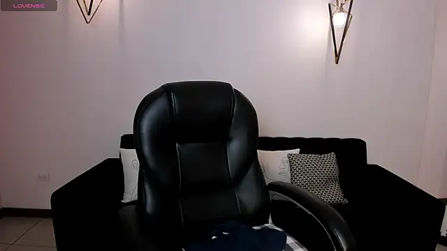 StacyWoods online show from 9, 1, 2025