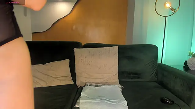 StacyWoods online show from 17, 1, 2025