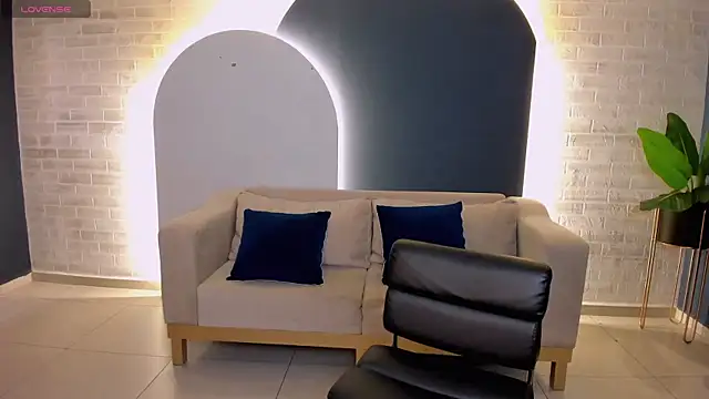 StacyWoods online show from 17, 3, 2025