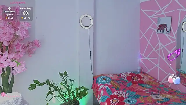 Snapshot of CoralRigan chatting on 8, 3, 2026 CoralRigan online show from 8, 3, 2026