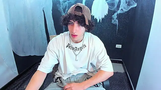 Snapshot of Kerverr_ chatting on 16, 10, 2025 Kerverr online show from 16, 10, 2025