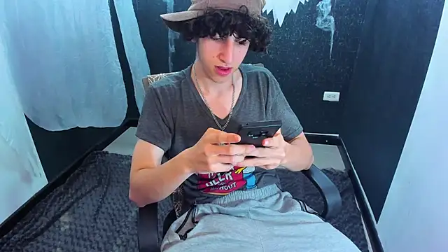 Snapshot of Kerverr_ chatting on 18, 10, 2025 Kerverr online show from 18, 10, 2025