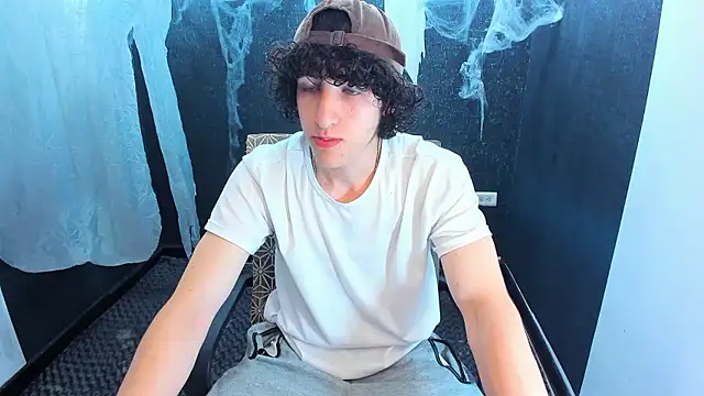 Snapshot of Kerverr_ chatting on 27, 10, 2025 Kerverr online show from 27, 10, 2025