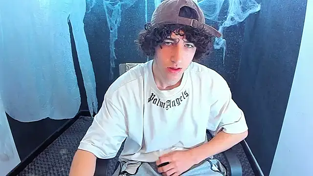 Snapshot of Kerverr_ chatting on 30, 10, 2025 Kerverr online show from 30, 10, 2025