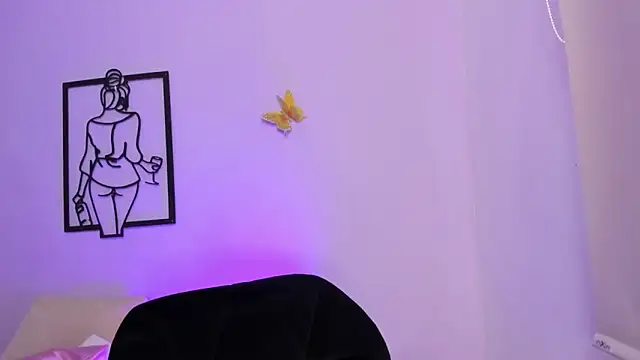 Snapshot of Allison-Bell1 chatting on 19, 9, 2025 Allison-Bell1 online show from 19, 9, 2025