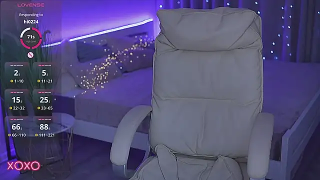 Snapshot of YourLolaBunny chatting on 29, 10, 2025 YourLolaBunny online show from 29, 10, 2025