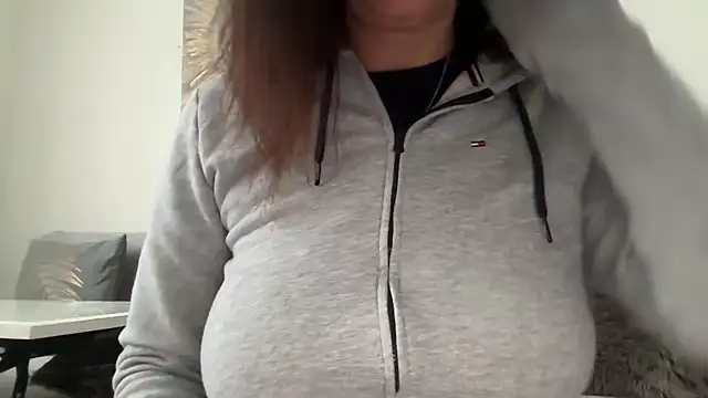 Snapshot of Serena_4you chatting on 7, 11, 2025 Serena 4you online show from 7, 11, 2025