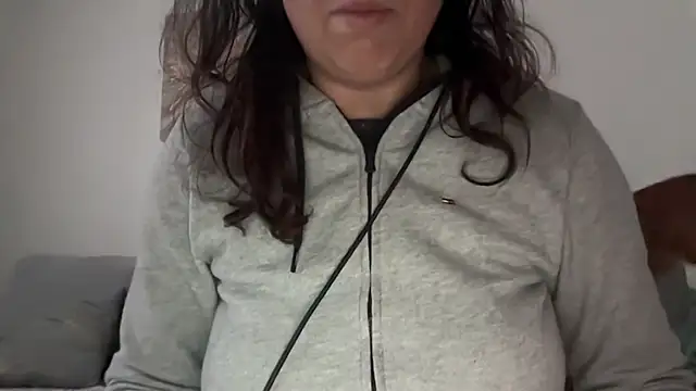 Snapshot of Serena_4you chatting on 17, 11, 2025 Serena 4you online show from 17, 11, 2025