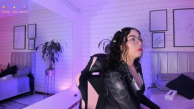 Lizzie-Evans online show from 7, 3, 2026