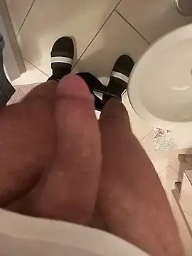 Snapshot of ptrz990 chatting on 9, 9, 2025 ptrz990 online show from 9, 9, 2025