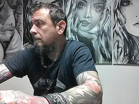 Snapshot of dani4334 chatting on 1, 2, 2025 dani4334 online show from 1, 2, 2025