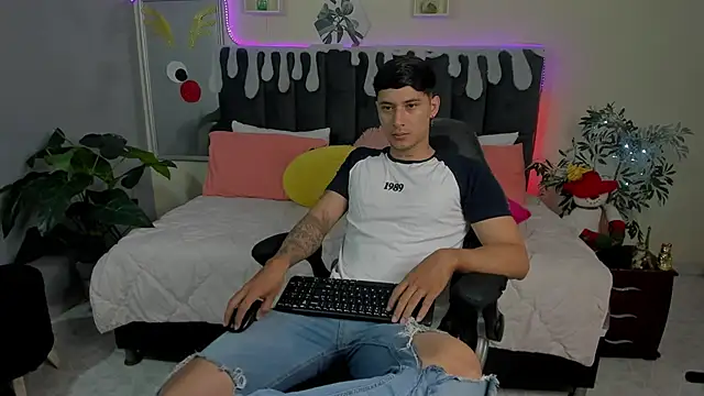 Damian23   online show from 30, 12, 2024