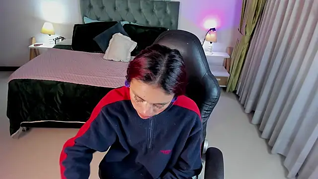 Kat cute  online show from 13, 3, 2025